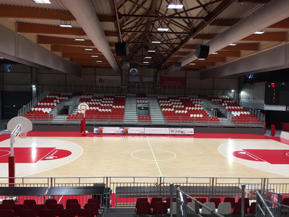 4  tribunes pour la nouvelle salle de basket de La Roche-sur-Yon (85)